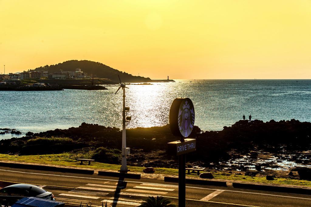 Hotel White House Jeju Exterior photo