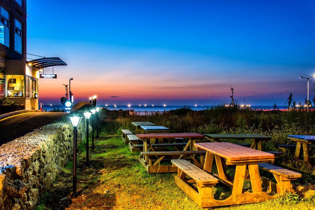 Hotel White House Jeju Exterior photo